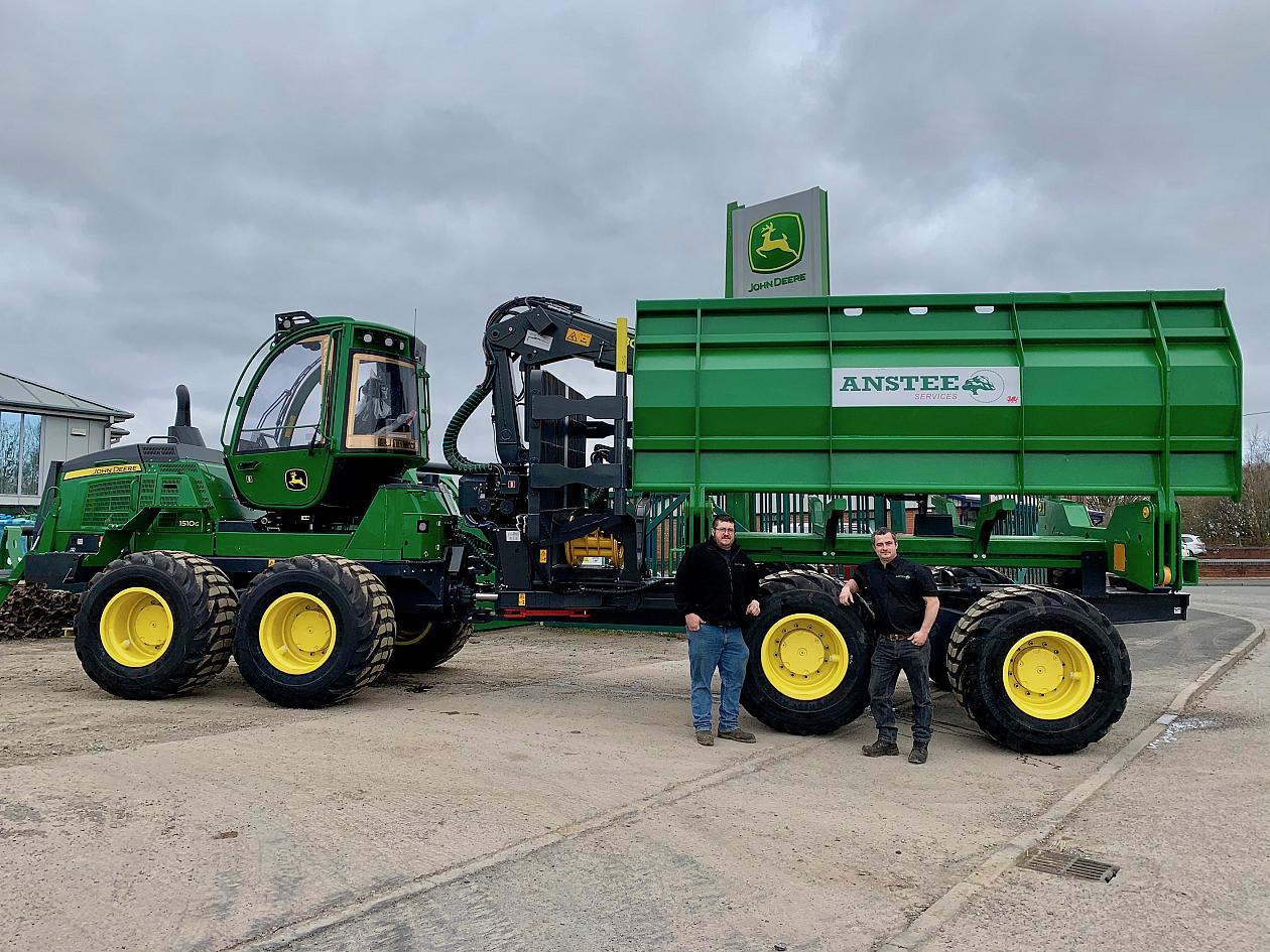 Above: Anstee Services' new John Deere forwarder will be used to recover brash for biomass